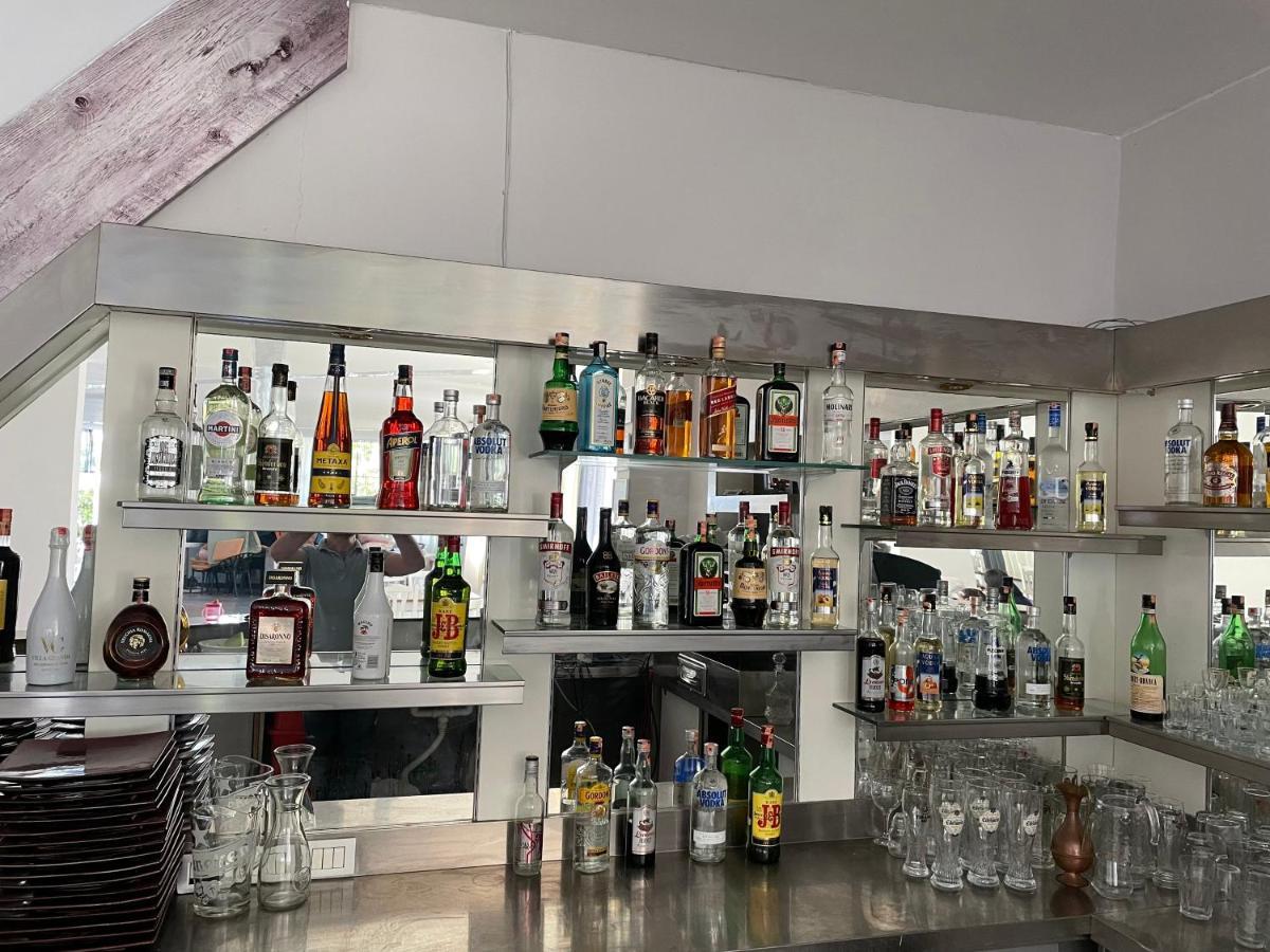Sanremo Hotel Restorant Škalngur 외부 사진