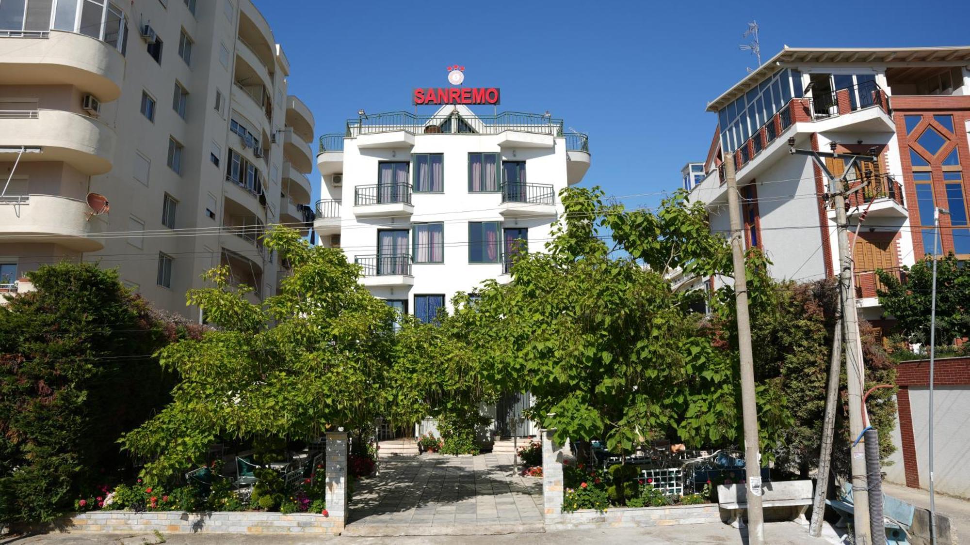 Sanremo Hotel Restorant Škalngur 외부 사진
